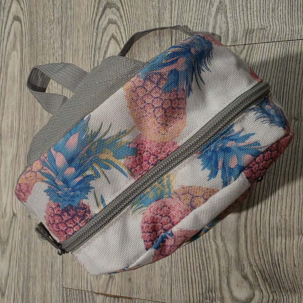 Vintage Trans by JanSport Sling Bag – Pineapple Print - Y2K - Picture 7 of 10